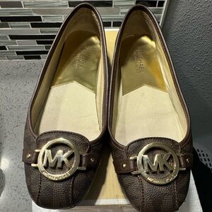MK flat shoes excellent condition